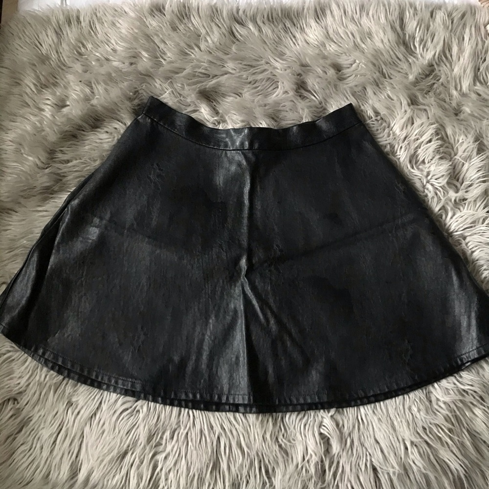 AE Faux leather skirt🖤